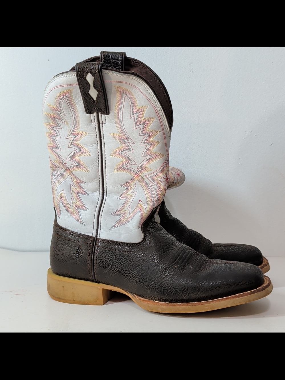 Two-Tone Western Boots - White & Dark Brown